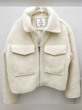 Love for Humanity Ivory Bouclé Zip-Front Teddy Jacket, size medium. EUC